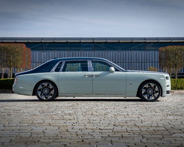 Rolls Royce Phantom Extended Magnetism